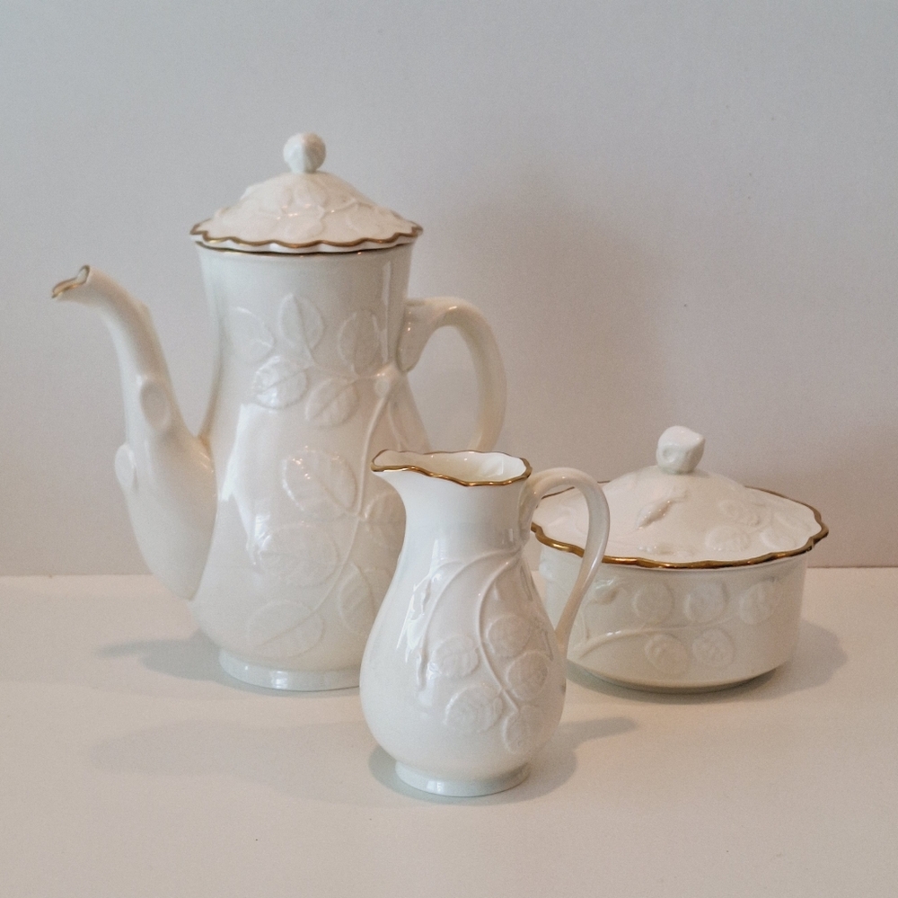Royal Worcester Blind Earl coffee/teapot, creamer, and sugar bowl - vintage